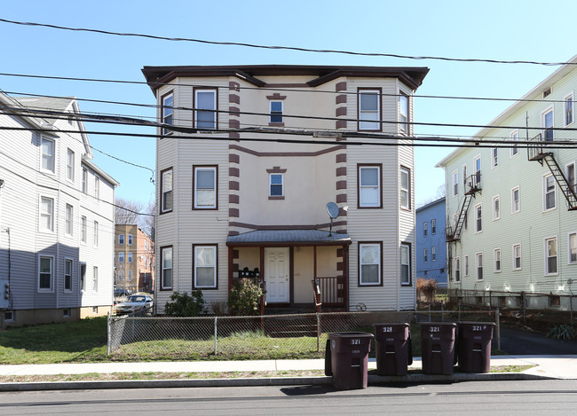 321 Washington St in New Britain, CT - Building Photo - Building Photo