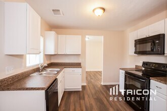 15019 Easingwold Dr in Channelview, TX - Building Photo - Building Photo