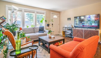 13341 31st Ave NE in Seattle, WA - Building Photo