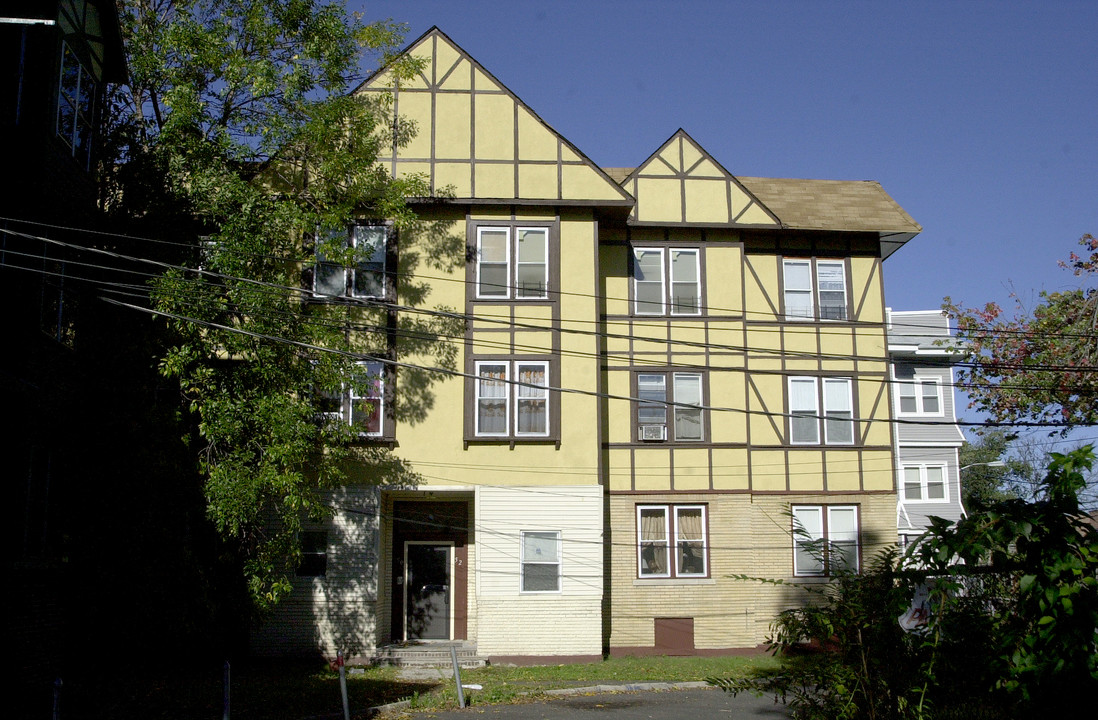 52 Berwyn St in Orange, NJ - Foto de edificio