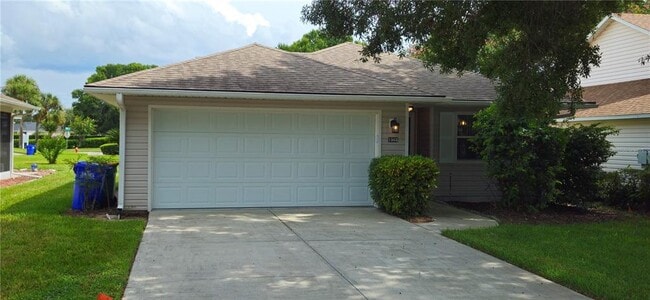 1568 Grove Ct in Tavares, FL - Building Photo - Building Photo