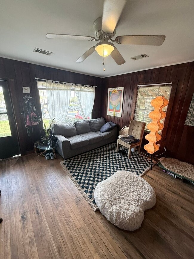 390 Pound St in Athens, GA - Foto de edificio - Building Photo