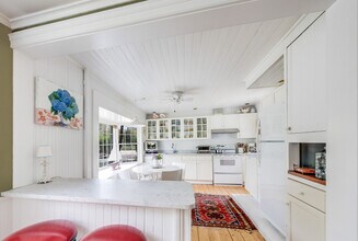 368 Pantigo Rd in East Hampton, NY - Building Photo - Building Photo