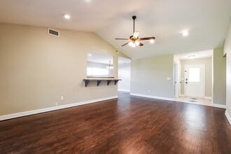 1009 Black Willow Dr in Oviedo, FL - Building Photo - Building Photo