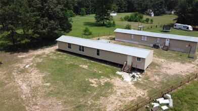 16219 Southern Pines Dr in Conroe, TX - Building Photo - Building Photo
