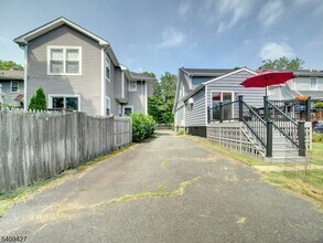 415 Orange Rd in Montclair, NJ - Building Photo - Building Photo