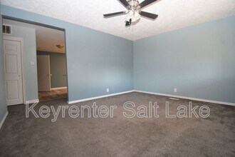 3215 S 4400 W in West Valley City, UT - Building Photo - Building Photo