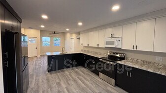 360 N 300 W in Ivins, UT - Building Photo