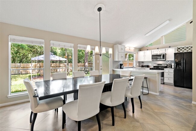 property at 9 Brentwood Oaks Ct