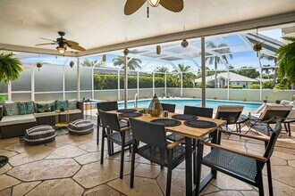 990 Nottingham Dr in Naples, FL - Building Photo - Building Photo