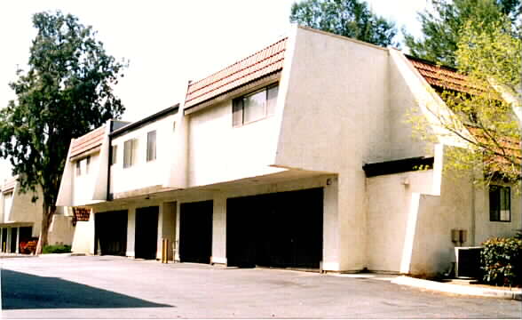 1364 Parker Ct in Redlands, CA - Building Photo