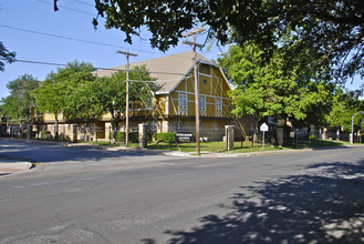 Stone Manor Apartments in Dallas, TX - Building Photo - Building Photo