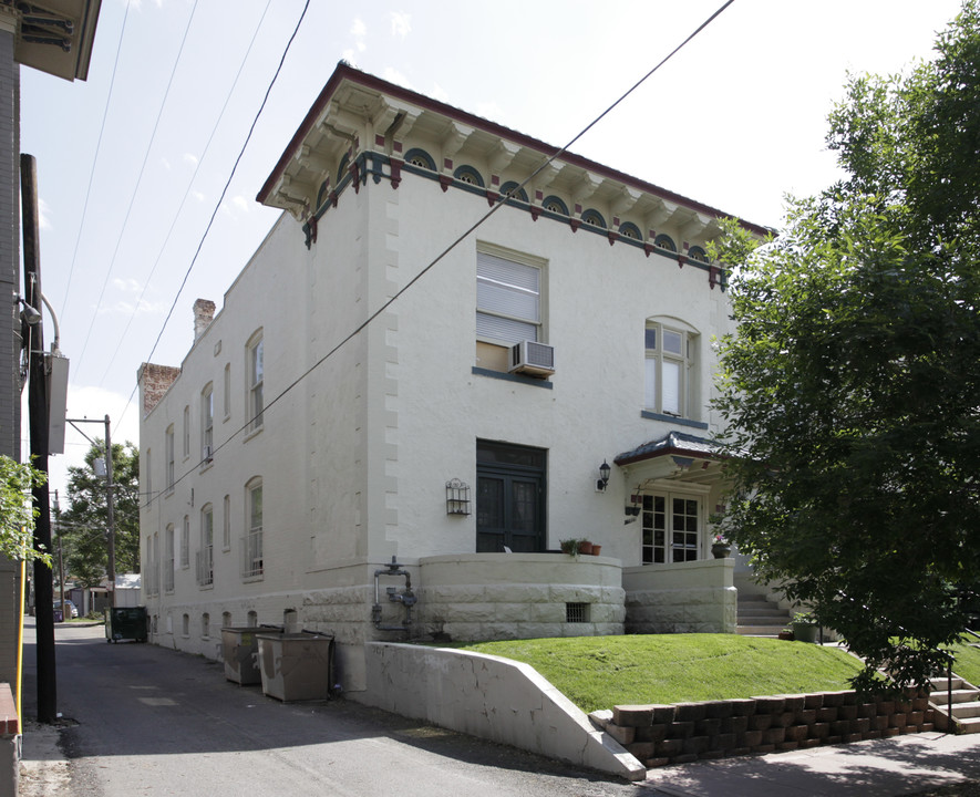 1212 E 14th Ave in Denver, CO - Foto de edificio