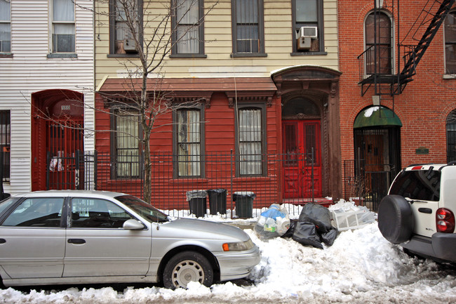 178 Meserole St in Brooklyn, NY - Building Photo - Building Photo