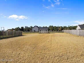 216 Shell Rock Landing Rd in Hubert, NC - Building Photo - Building Photo