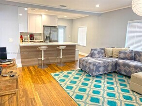 324 NW 52nd St in Miami, FL - Building Photo - Building Photo