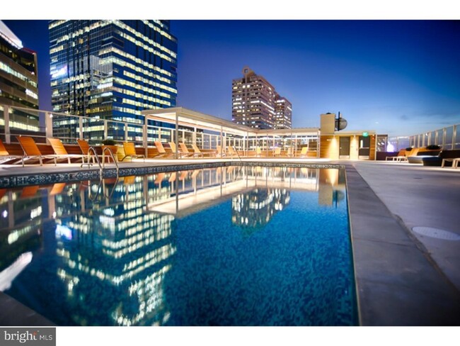 1815 John F Kennedy Blvd, Unit 2B-2007 in Philadelphia, PA - Foto de edificio - Building Photo
