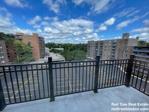 24 Whites Ave in Watertown, MA - Building Photo - Building Photo