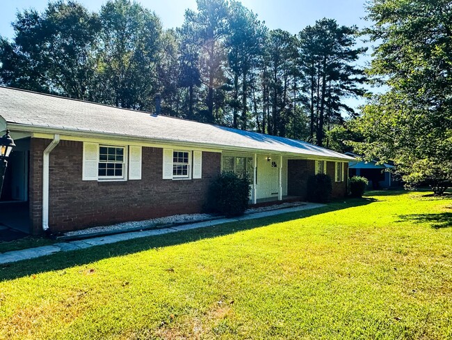 4591 Woodward Rd in Mableton, GA - Building Photo - Building Photo