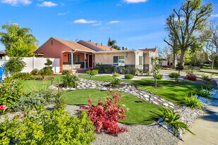 16745 Bermuda St, Unit 1 in Granada Hills, CA - Building Photo