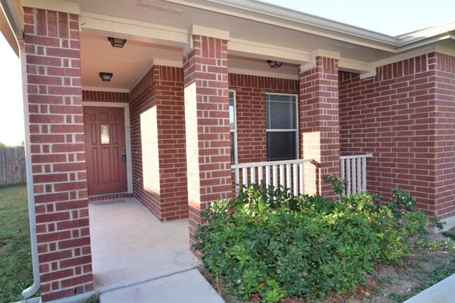 806 Municipal Dr in Leander, TX - Building Photo - Building Photo