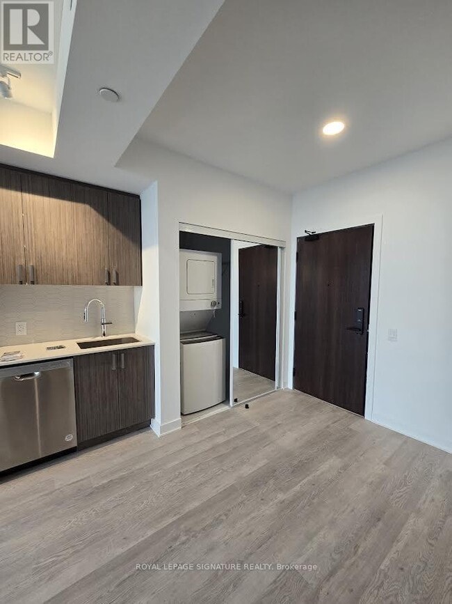 property at 2782-2782 Barton St E