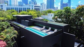 420 SW 15th Rd in Miami, FL - Building Photo