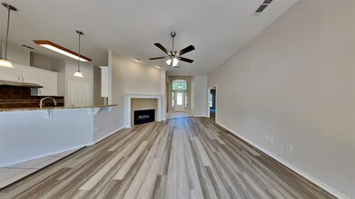 3016 Coventry Ln in Waxahachie, TX - Building Photo - Building Photo
