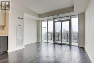 330 Richmond St W in Toronto, ON - Building Photo - Building Photo