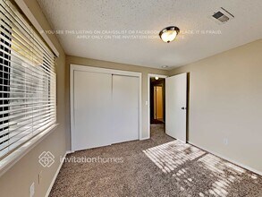 8102 64th St Ct W in Tacoma, WA - Foto de edificio - Building Photo