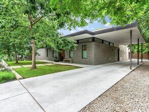 1703 Dexter St in Austin, TX - Building Photo - Building Photo