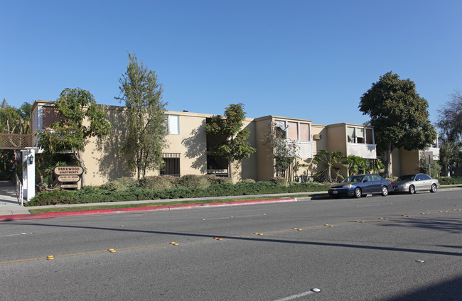 Parkwood Apartments in Bellflower, CA - Building Photo - Building Photo