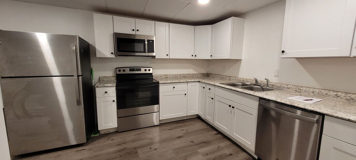 6 E Main St in Richland, PA - Building Photo