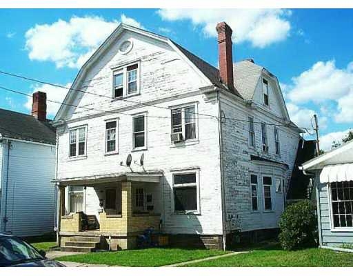 209-211 Maple St in Kittanning, PA - Building Photo