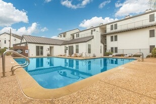 Artisan at South Lamar in Austin, TX - Building Photo