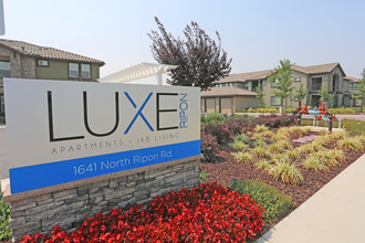 Luxe Ripon Apartments in Ripon, CA - Foto de edificio - Building Photo