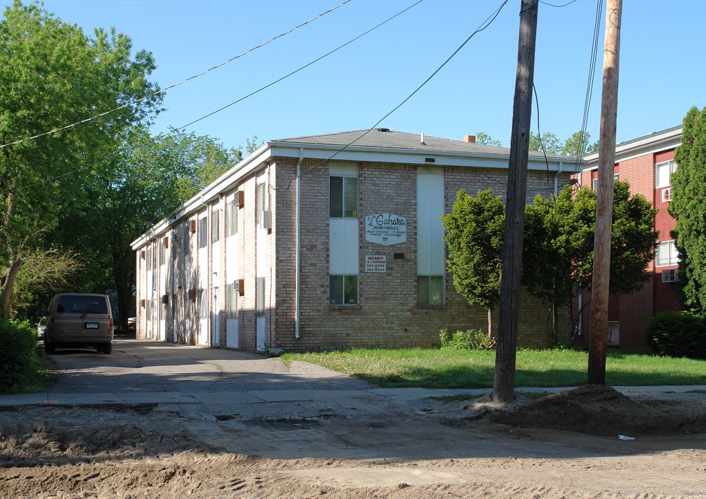 Sahara Apartments in Lansing, MI - Building Photo