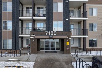 7130 80 Ave NE in Calgary, AB - Building Photo - Building Photo