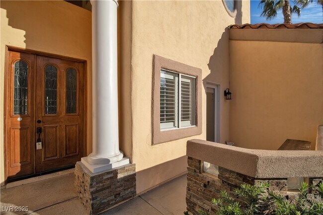 property at 2600 Sun Reef Rd