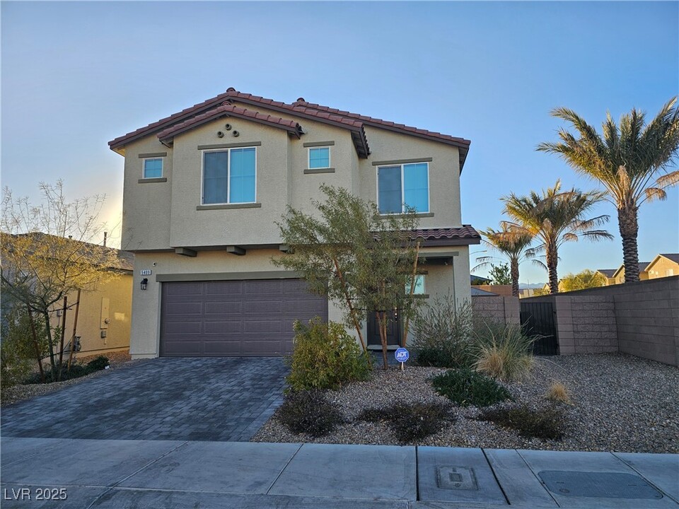 5409 White Butterfly St in Las Vegas, NV - Building Photo