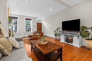 656 Washington Blvd in Baltimore, MD - Building Photo