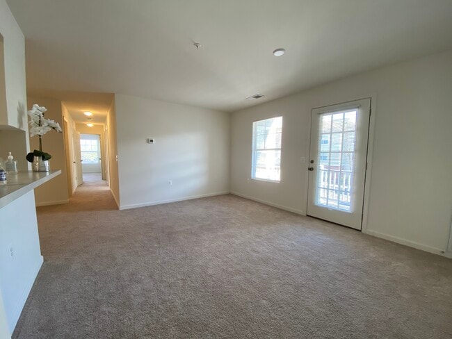 The Abbey at South Riding in South Riding, VA - Building Photo - Building Photo