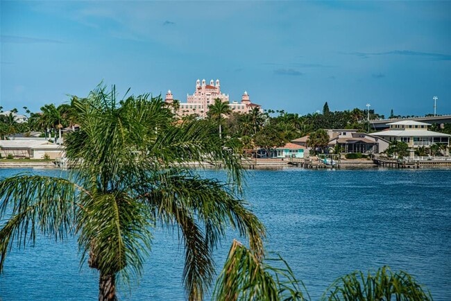 6081 Bahia Del Mar Cir in St. Petersburg, FL - Building Photo - Building Photo