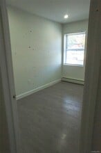 175-02 Jewel Ave in Queens, NY - Building Photo - Building Photo