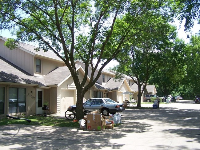 Pleasant Valley Place in Pleasant Valley, MO - Building Photo - Building Photo