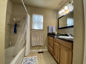 210 McCullough St in Norman, OK - Building Photo - Building Photo