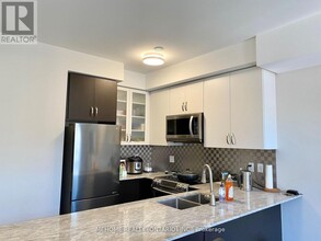 23-123 Eldora Ave in Toronto, ON - Building Photo - Building Photo