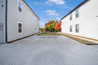 2809 E Riverside Dr in Indianapolis, IN - Foto de edificio - Building Photo