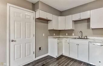 802 S Rogers St in Pooler, GA - Building Photo - Building Photo