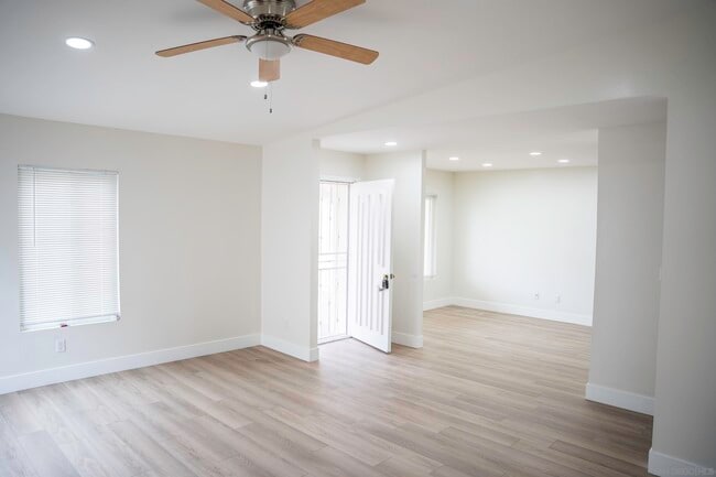10255 Molino Rd in Santee, CA - Building Photo - Building Photo